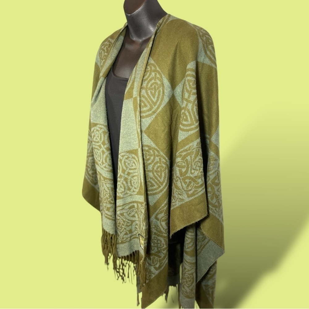 Jimmy Hourihan Fringed Shawl with Celtic Motif Boru Irish Wrap Muti Green - Picture 3 of 14